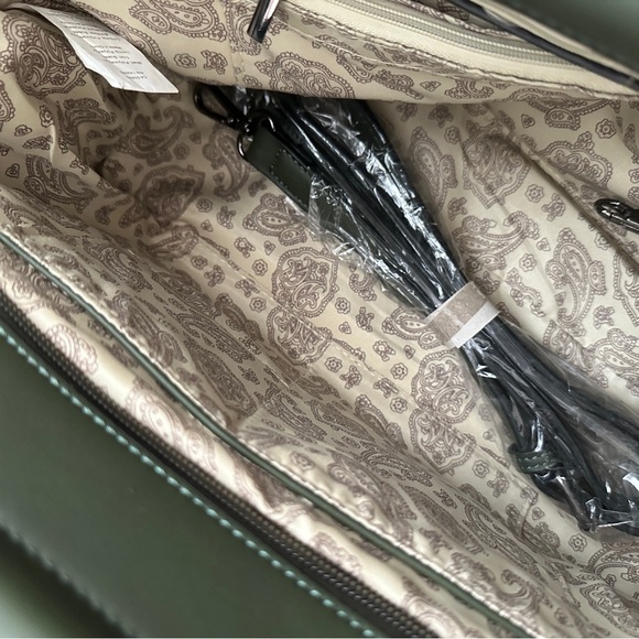 Simply Noelle Green Snakeskin Suede Purse NWOT Convertible Crossbody Strap - Picture 12 of 13